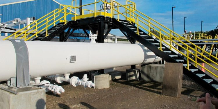 Federal court obstructs Whitmer from withdrawing undersea pipe easement