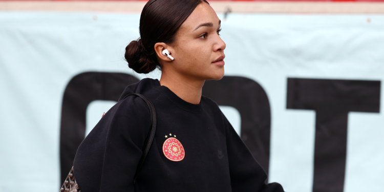 USWNT celebrity Sophia Wilson works out document gamer choice, will certainly remain with Rose city Thorns for 2026 period