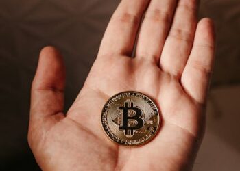 cathie-wood-says-bitcoin-price-is-near-the-end-of-down-cycle