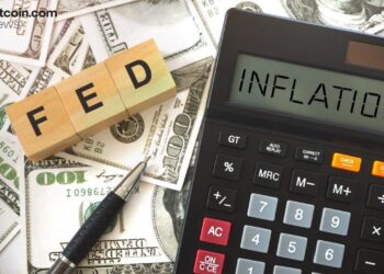 bitcoin-consolidates-near-$90k-amid-volatility-as-cooling-pce-inflation-fuels-risk‑on-sentiment