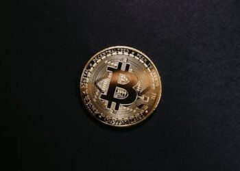 Vitalik Buterin and Anatoly Yakovenko Clash Over Ethereum’s Layer-2 Security