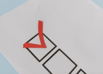 Analysts Warn Government Closure May Delay Solana ETF Approval