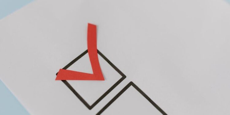 Analysts Warn Government Closure May Delay Solana ETF Approval