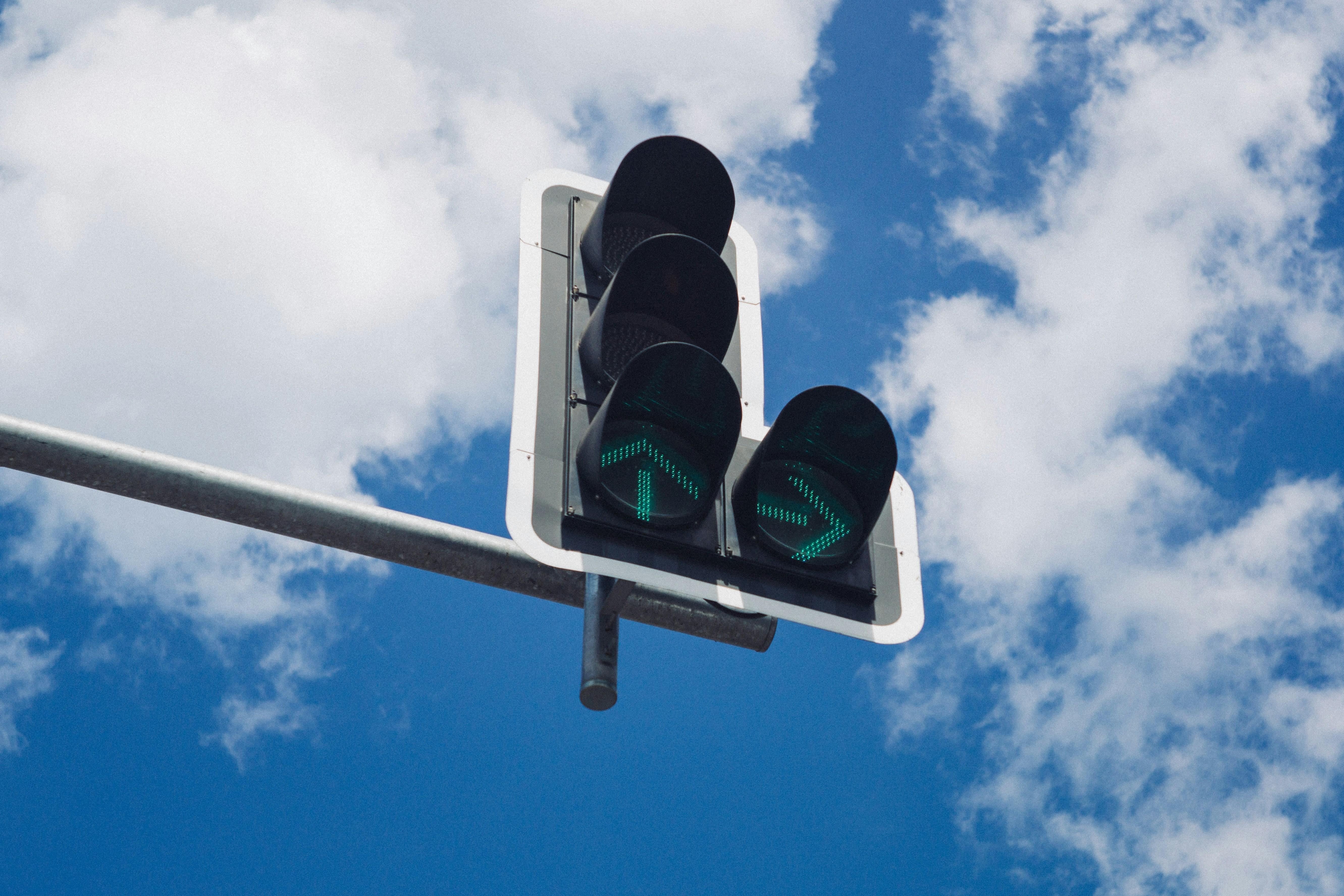 Analyzing Market Signals to Gauge the Potential Onset of Altseason